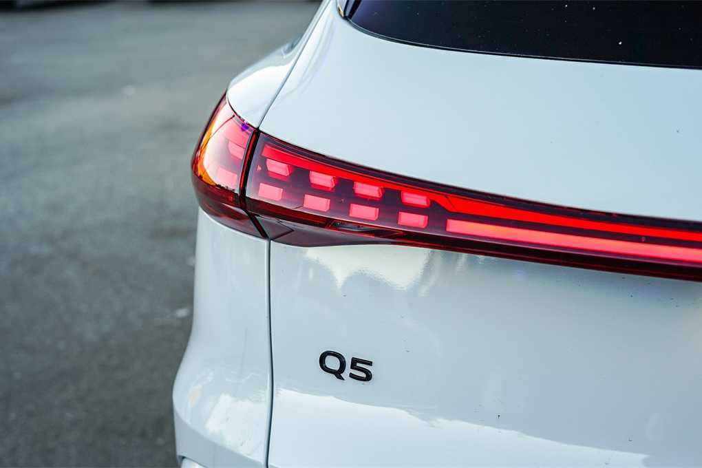 Thumbnail: 2025 Audi Q5 - 10