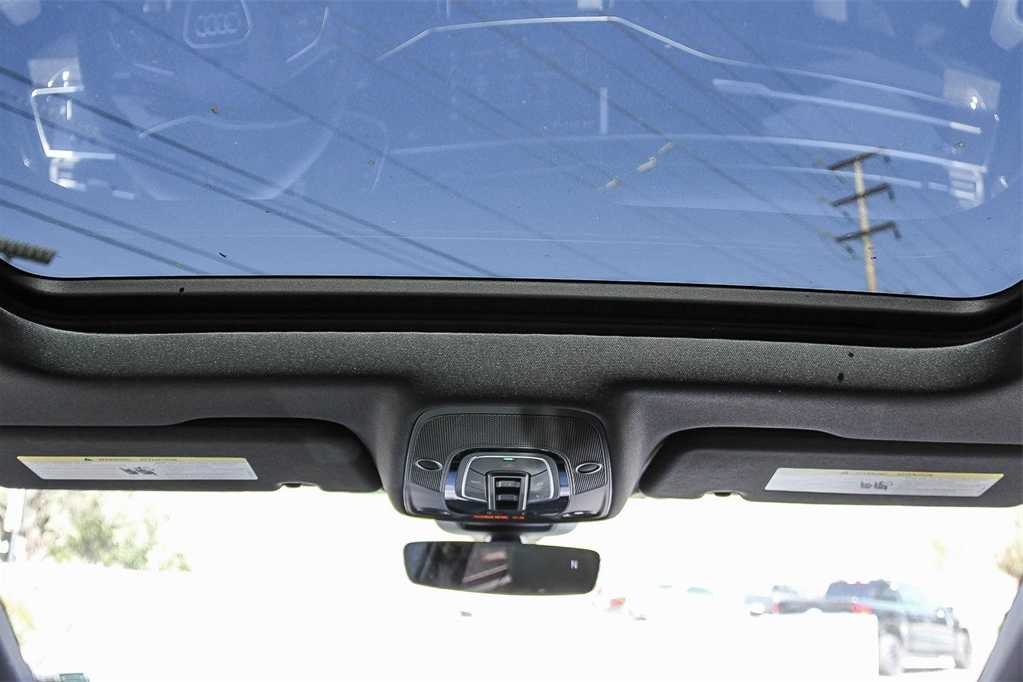 Thumbnail: 2026 Audi Q8 - 12