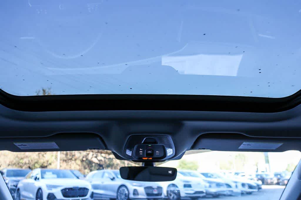 Thumbnail: 2025 Audi Q5 - 12