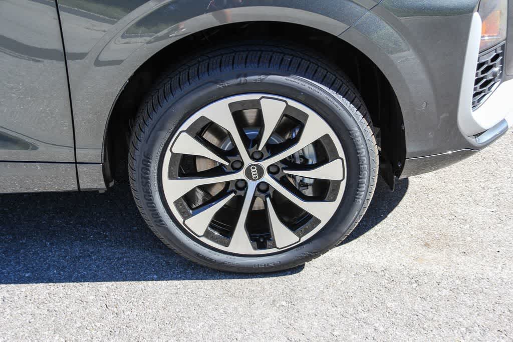 Thumbnail: 2026 Audi Q3 - 9