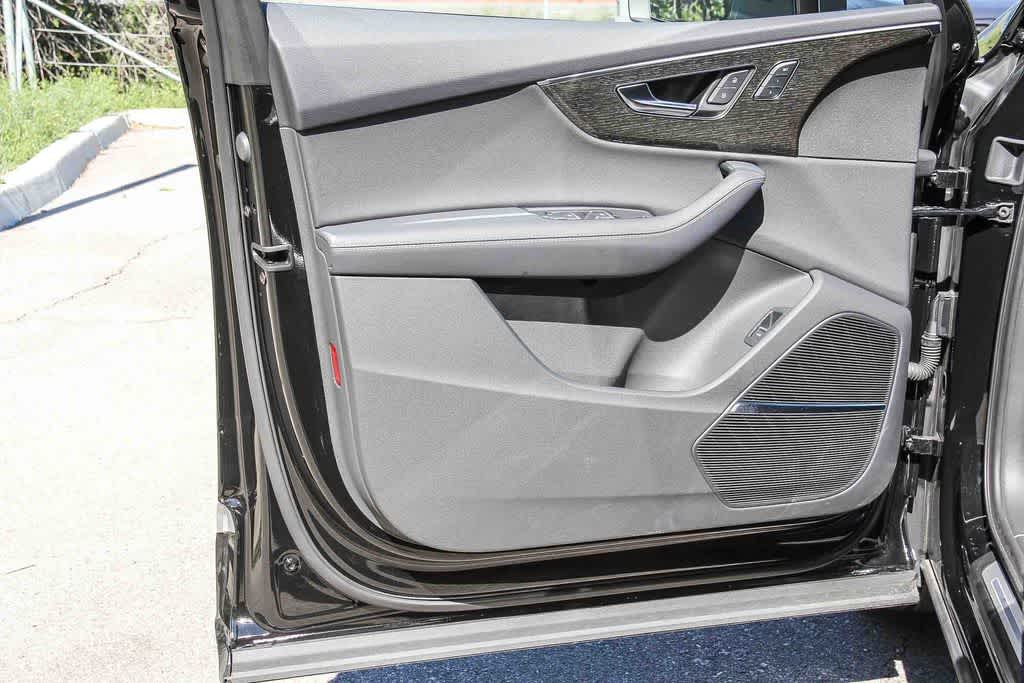 Thumbnail: 2026 Audi Q7 - 22