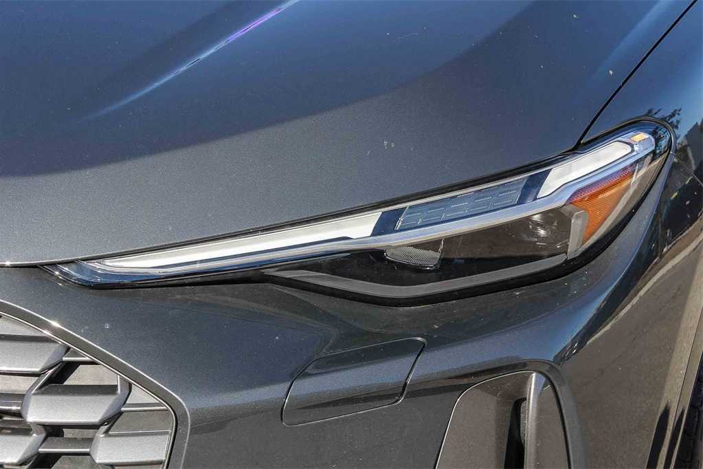 Thumbnail: 2025 Audi Q5 - 7