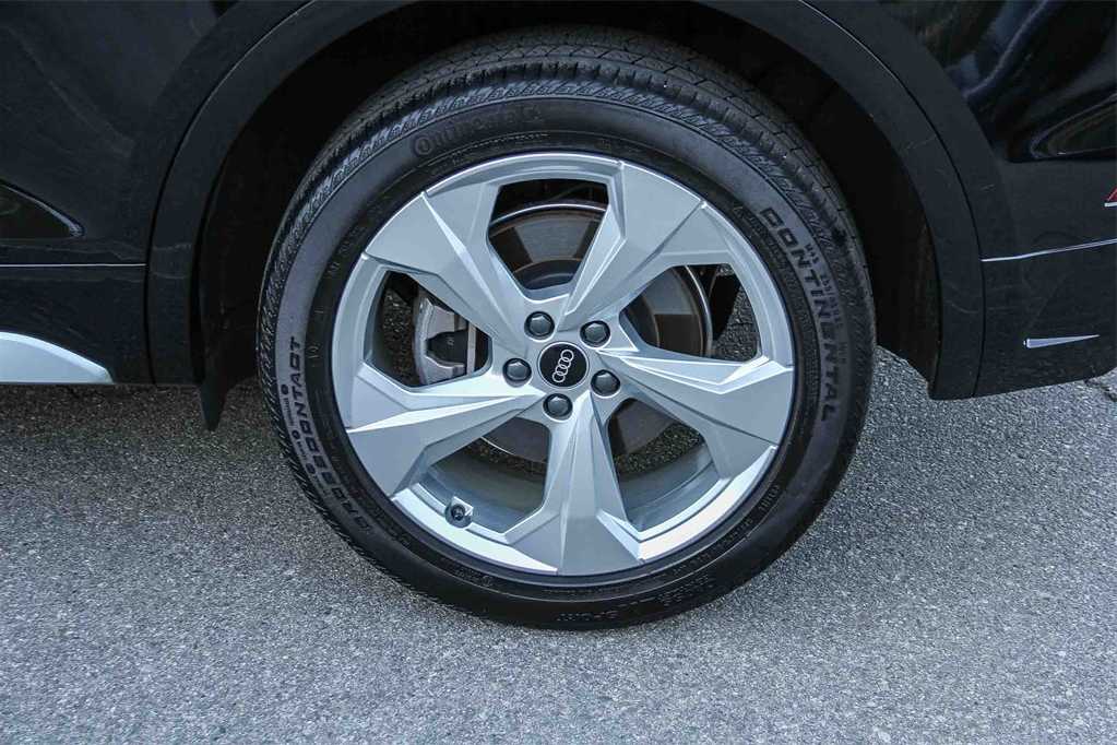 Thumbnail: 2022 Audi Q5 - 10