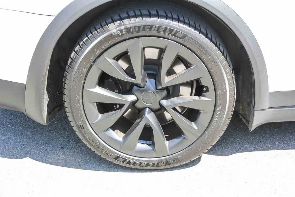 Thumbnail: 2022 Tesla Model X - 10