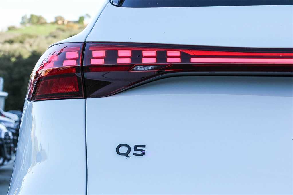 Thumbnail: 2025 Audi Q5 - 11