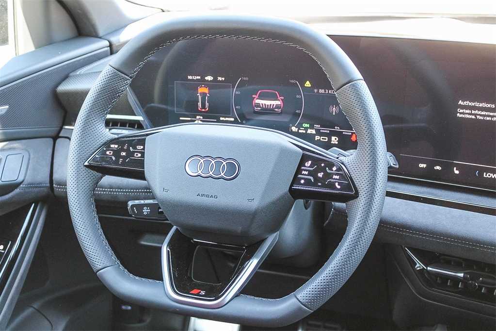 Thumbnail: 2025 Audi SQ6 e-tron - 15