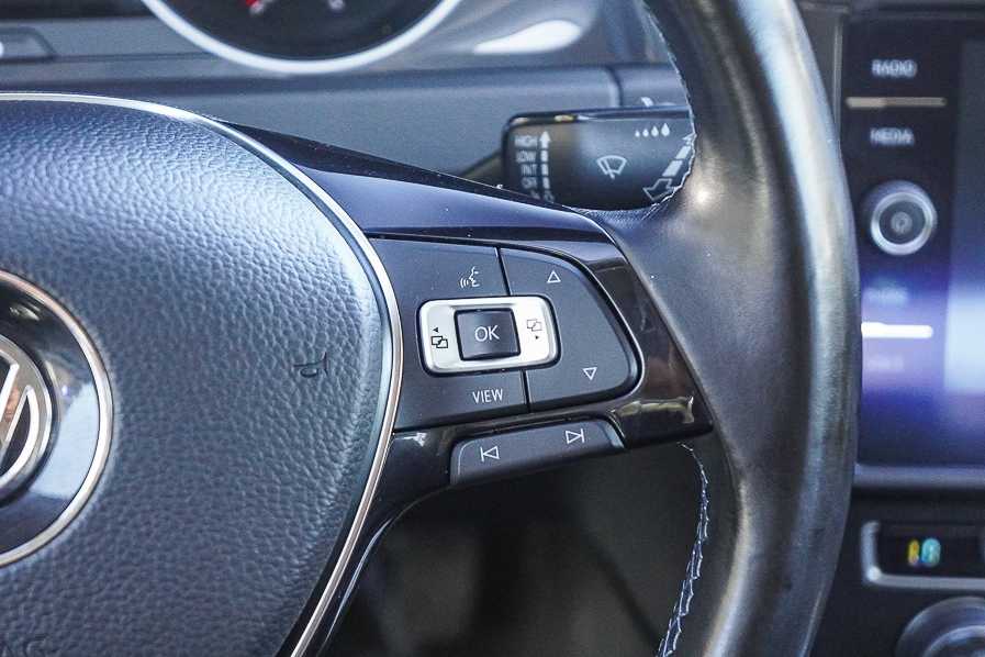 Thumbnail: 2019 Volkswagen e-Golf - 17