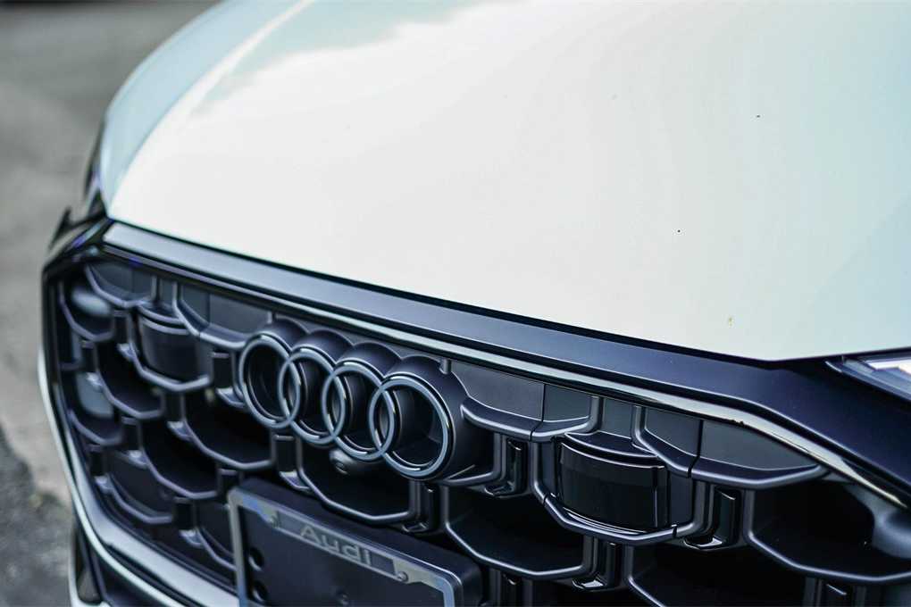 Thumbnail: 2026 Audi Q8 - 8