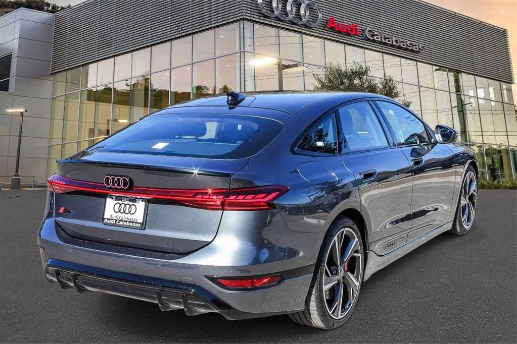 Thumbnail: 2025 Audi e-tron S - 4