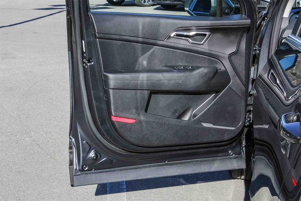 Thumbnail: 2023 Kia Sportage - 21