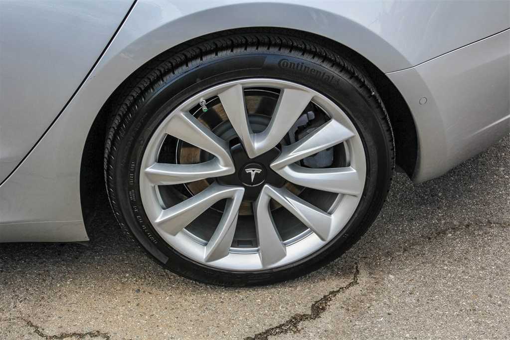 Thumbnail: 2018 Tesla Model 3 - 10