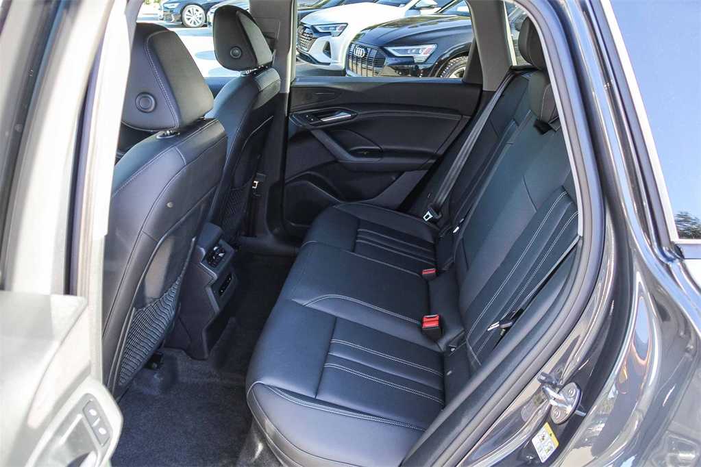 Thumbnail: 2025 Audi Q6 e-tron - 17