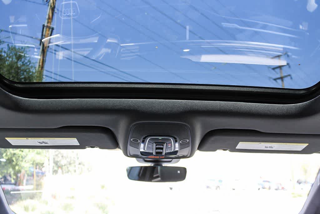 Thumbnail: 2026 Audi Q8 - 12