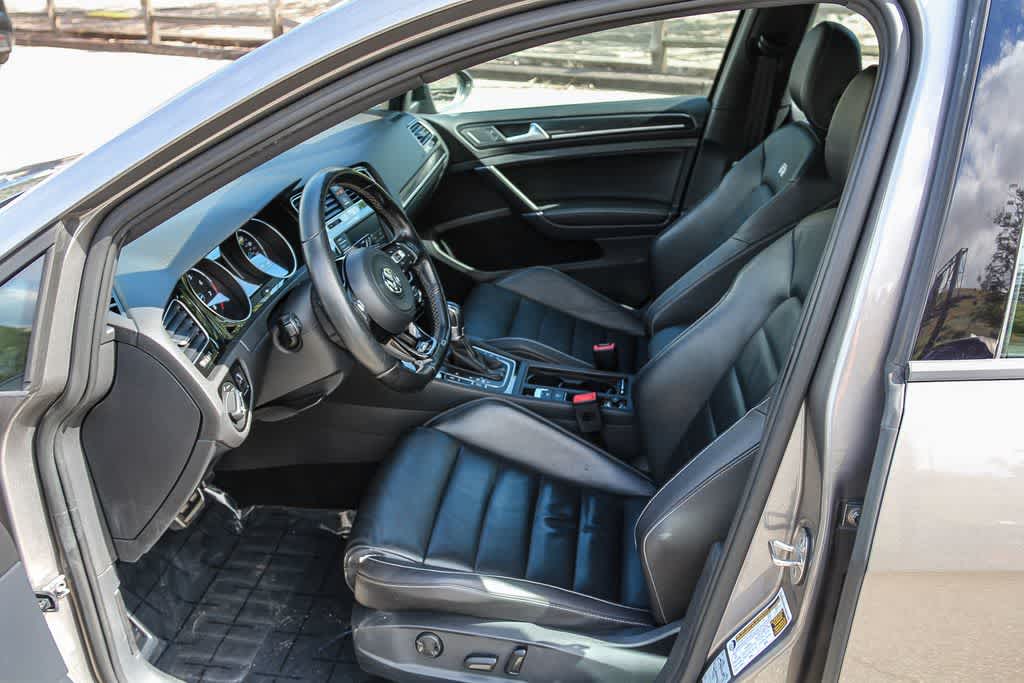 Thumbnail: 2017 Volkswagen Golf - 15