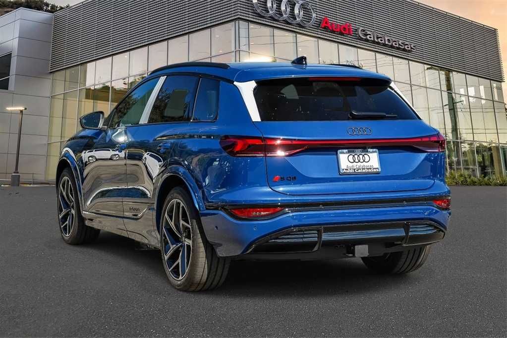 Thumbnail: 2025 Audi SQ6 e-tron - 6