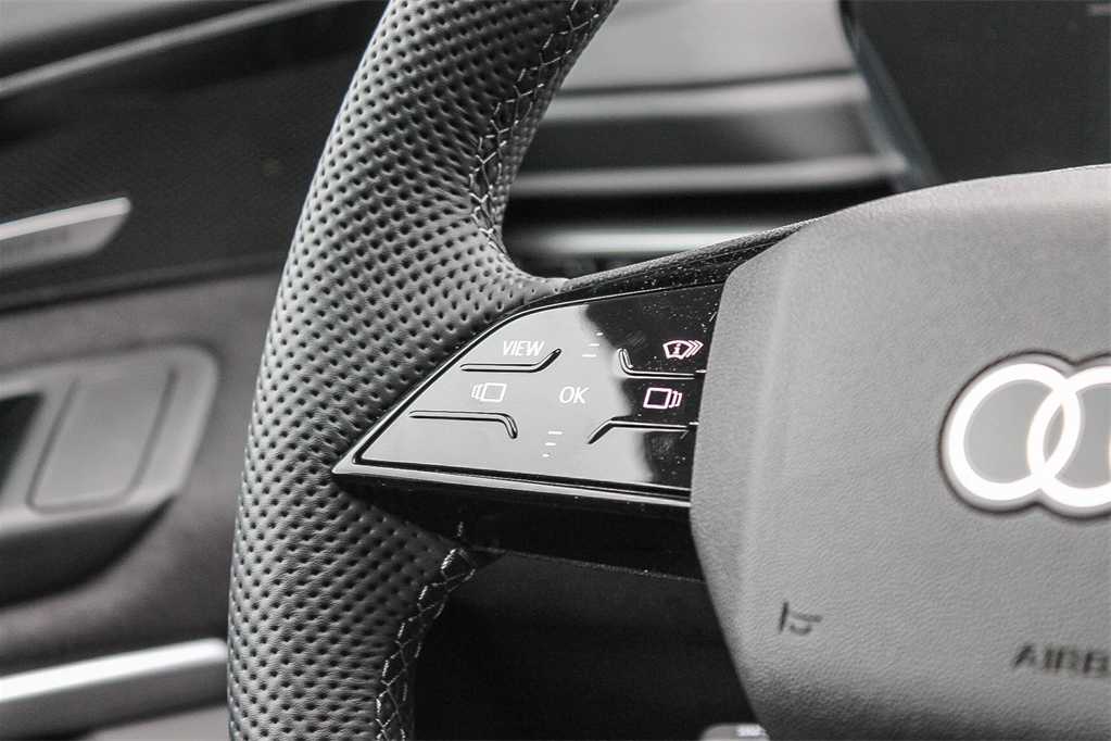 Thumbnail: 2025 Audi SQ5 - 16