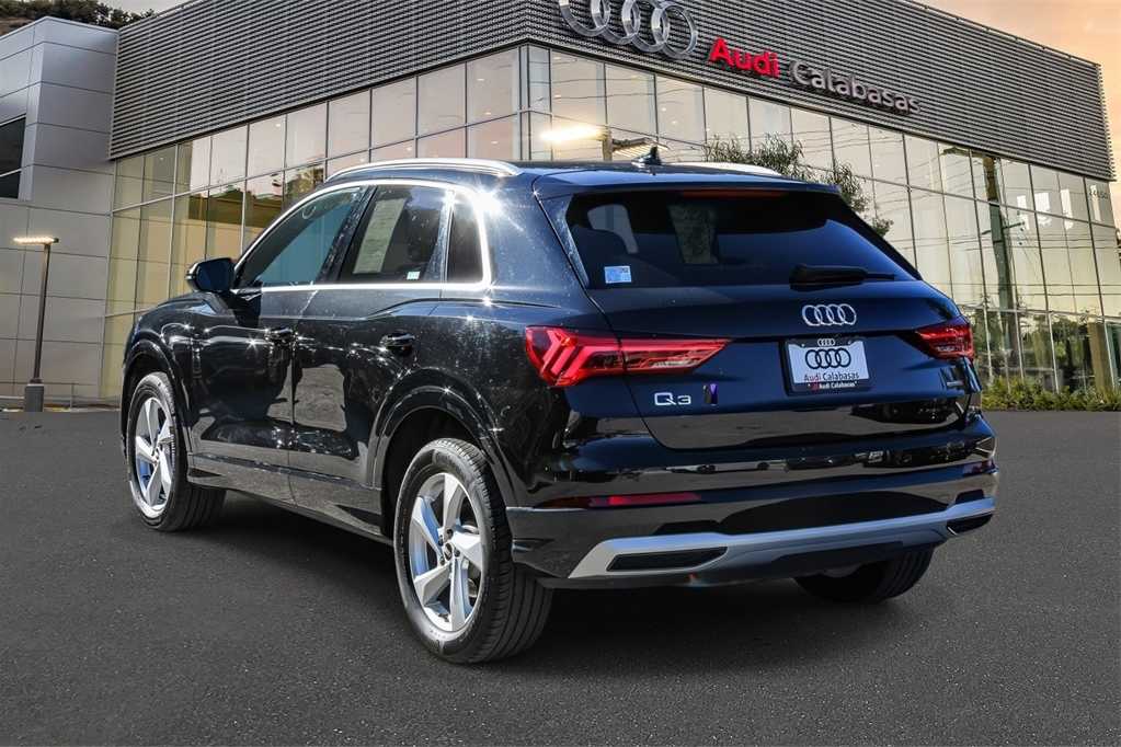 Thumbnail: 2021 Audi Q3 - 2