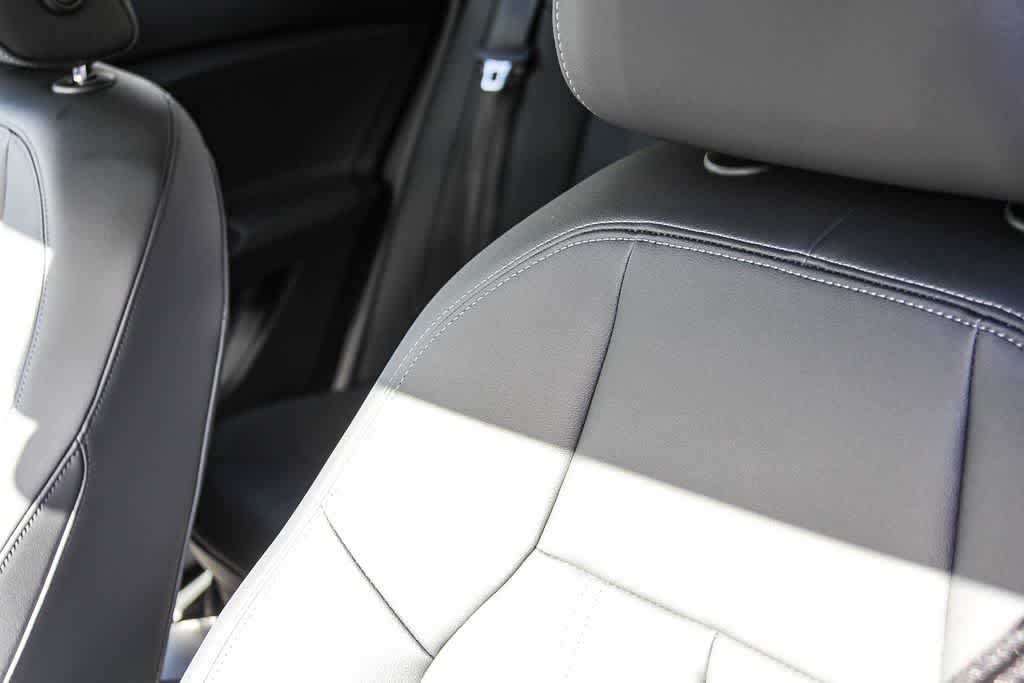 Thumbnail: 2025 Audi Q6 e-tron - 22