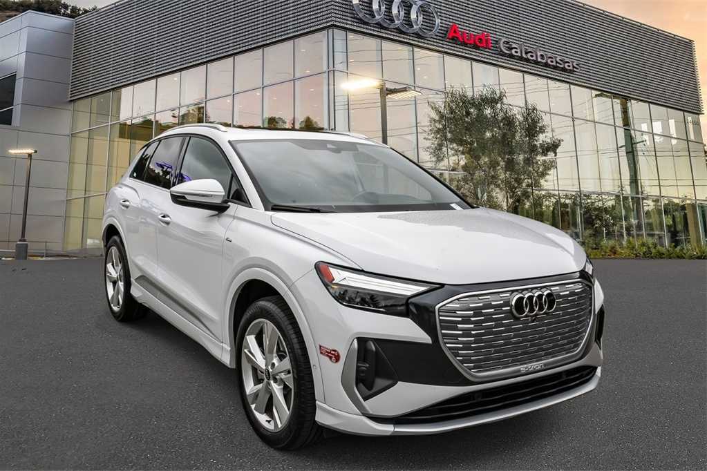 Thumbnail: 2023 Audi Q4 e-tron - 5