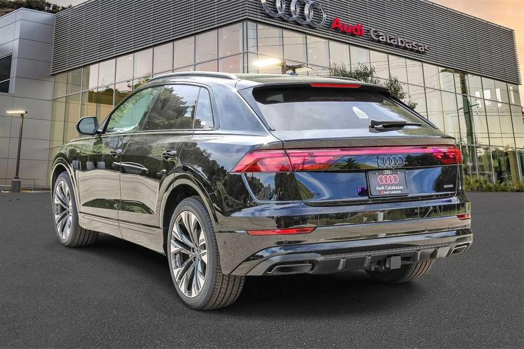 Thumbnail: 2026 Audi Q8 - 2