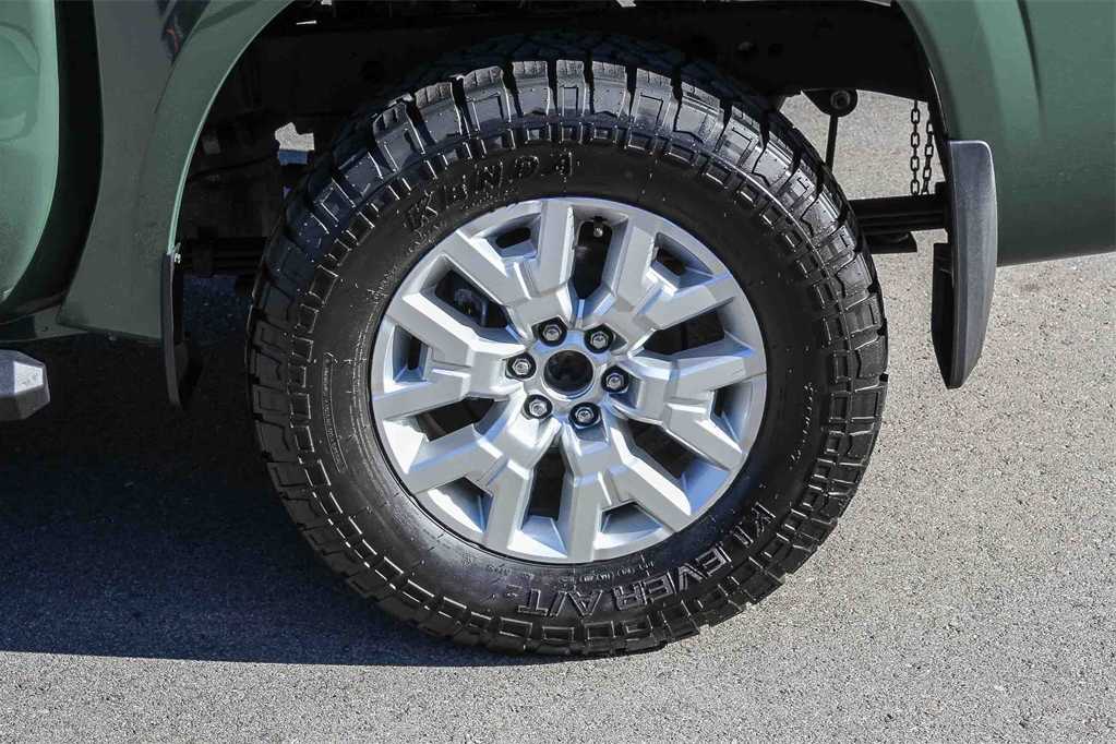 Thumbnail: 2023 Nissan Frontier - 10