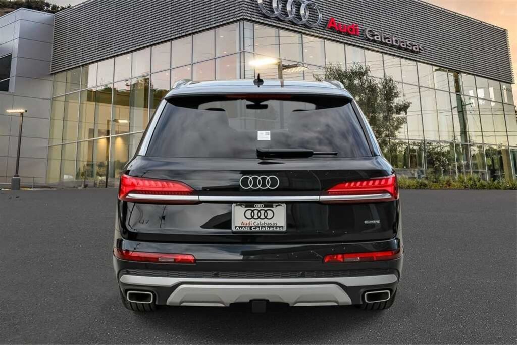New 2025 Audi Q7 55 Premium Plus SUV