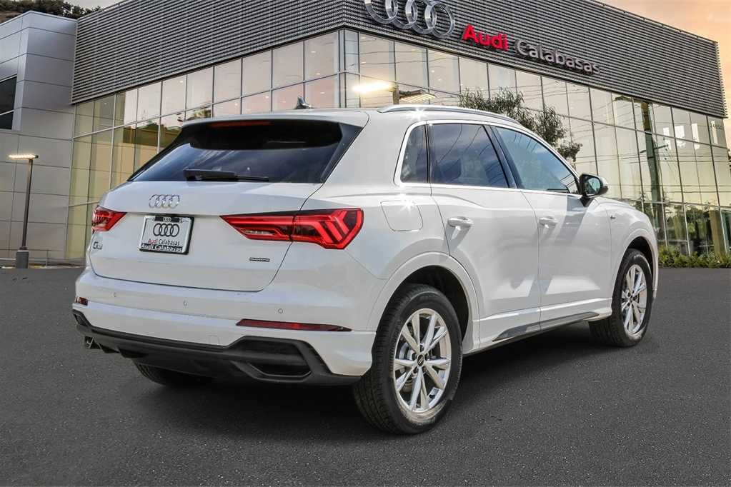 Thumbnail: 2025 Audi Q3 - 4