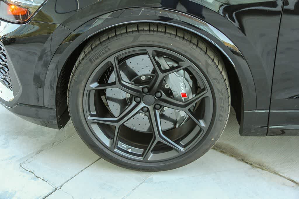 Thumbnail: 2026 Audi RS Q8 - 9