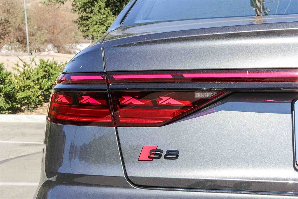 Thumbnail: 2025 Audi S8 - 11