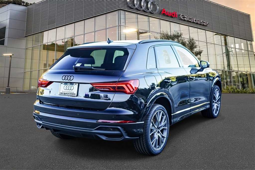 Thumbnail: 2025 Audi Q3 - 4