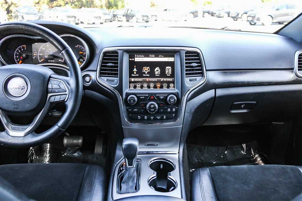 Thumbnail: 2018 Jeep Grand Cherokee - 13