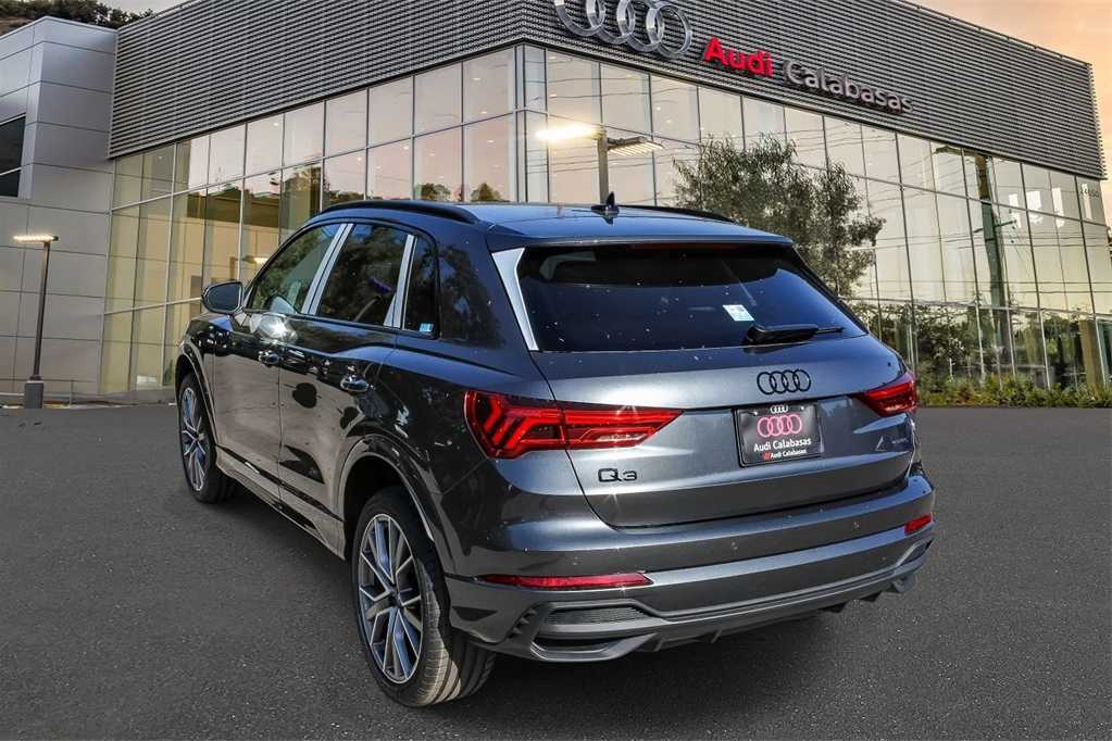 Thumbnail: 2025 Audi Q3 - 2