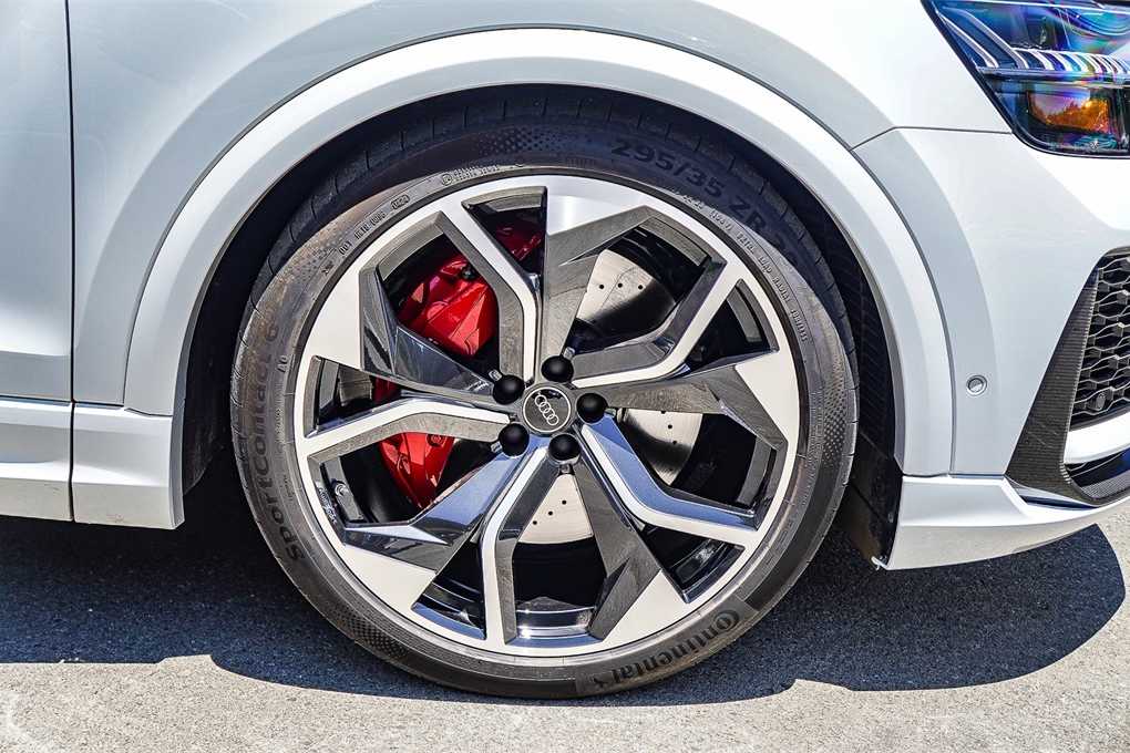 Thumbnail: 2024 Audi RS Q8 - 9