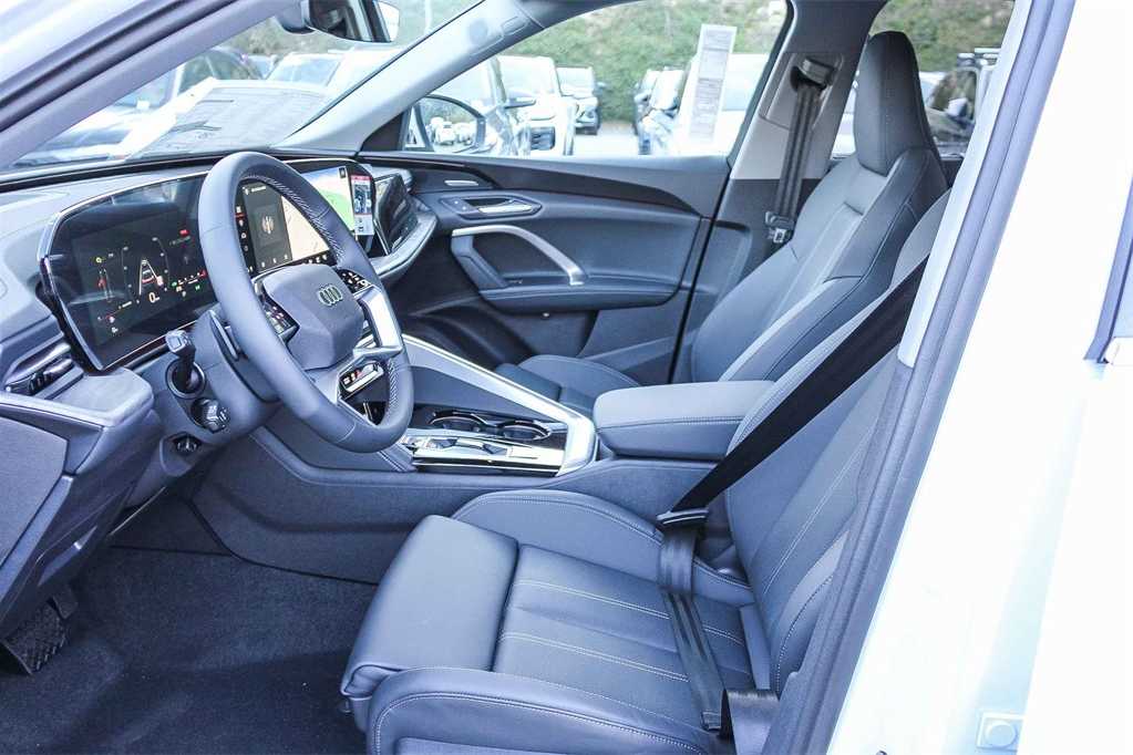 Thumbnail: 2025 Audi Q5 - 19