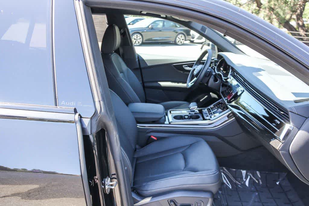 Thumbnail: 2026 Audi Q8 - 18