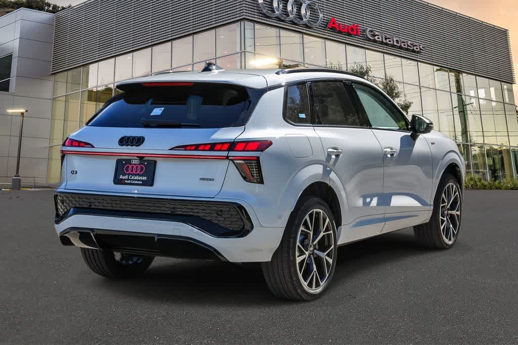 Thumbnail: 2026 Audi Q3 - 4