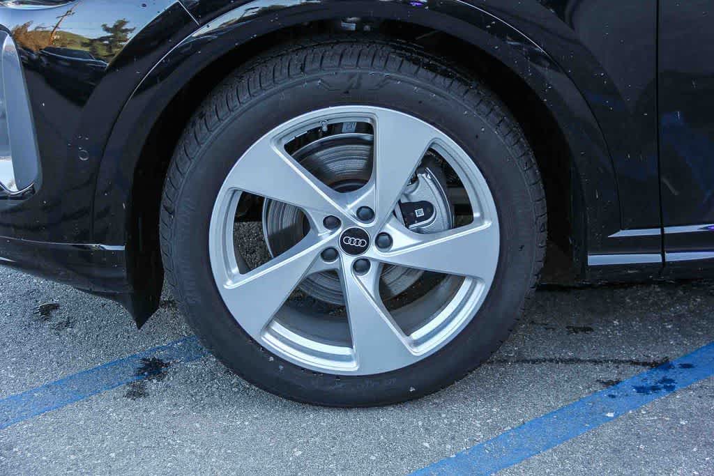 Thumbnail: 2025 Audi Q5 - 9