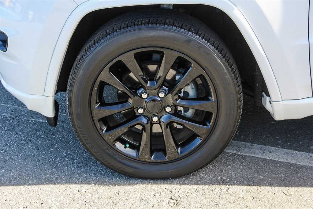 Thumbnail: 2018 Jeep Grand Cherokee - 9