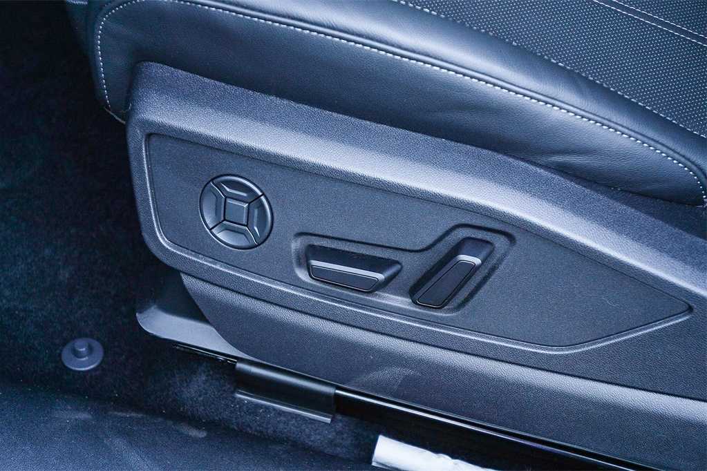 Thumbnail: 2025 Audi Q5 - 24