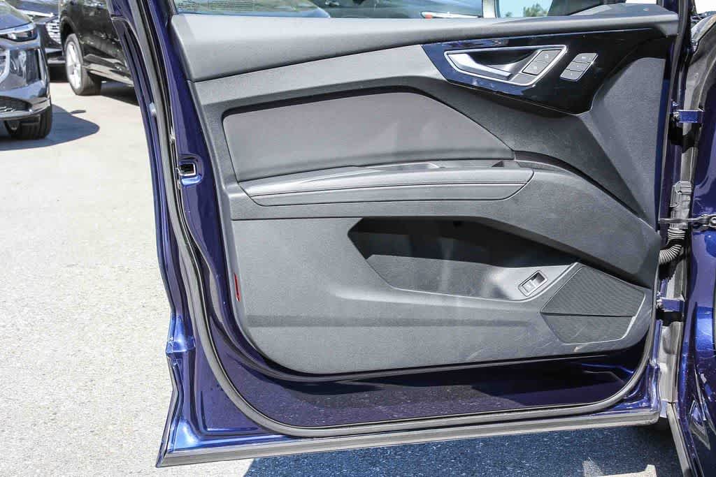 Thumbnail: 2023 Audi Q4 e-tron - 22