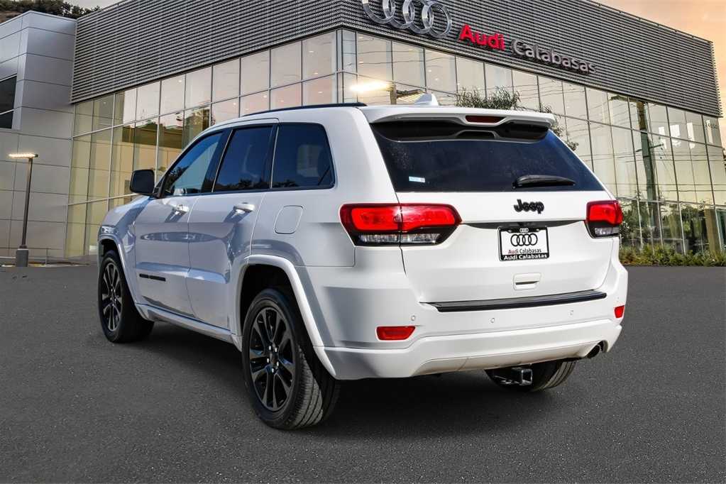 Thumbnail: 2018 Jeep Grand Cherokee - 2