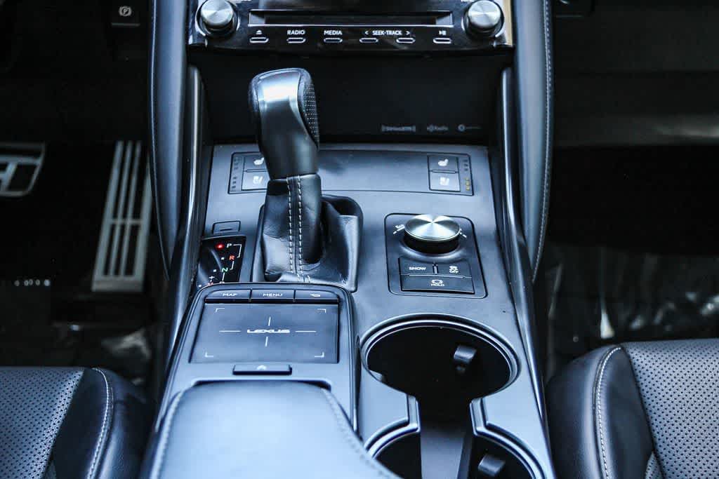 Thumbnail: 2023 Lexus IS - 11