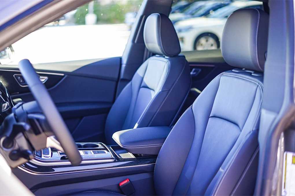 Thumbnail: 2026 Audi Q8 - 18