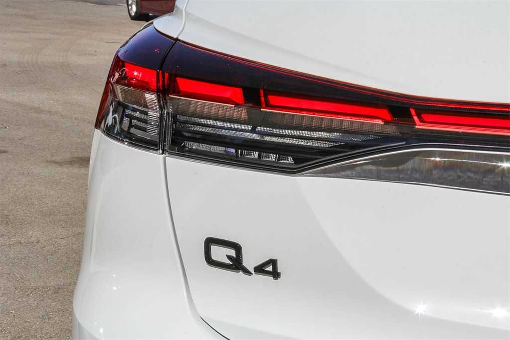 Thumbnail: 2026 Audi Q4 e-tron - 11