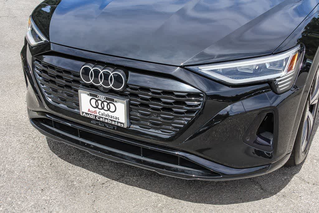 Thumbnail: 2024 Audi Q8 e-tron - 8