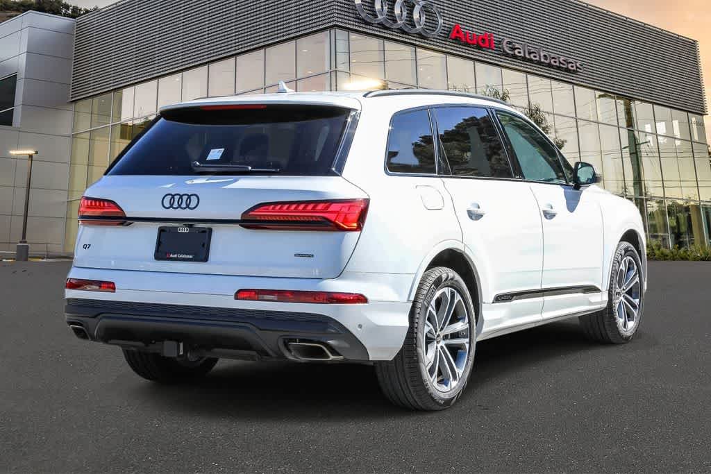 Thumbnail: 2026 Audi Q7 - 4