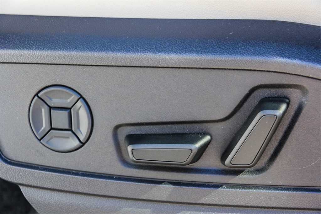 Thumbnail: 2025 Audi Q5 - 21