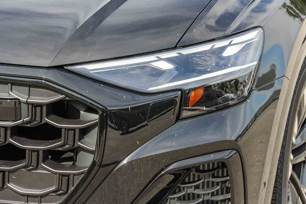 Thumbnail: 2026 Audi Q8 - 7