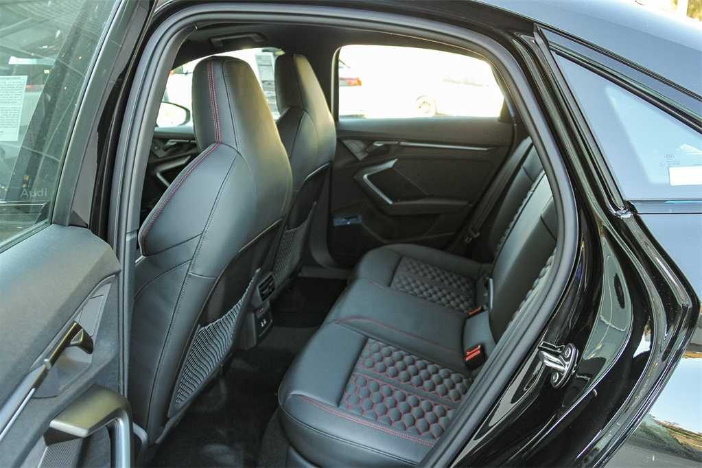 Thumbnail: 2025 Audi SQ5 - 17