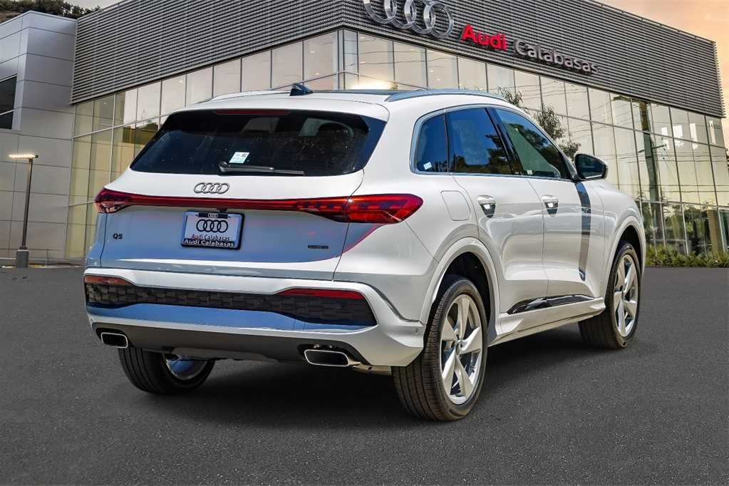 Thumbnail: 2025 Audi Q5 - 4